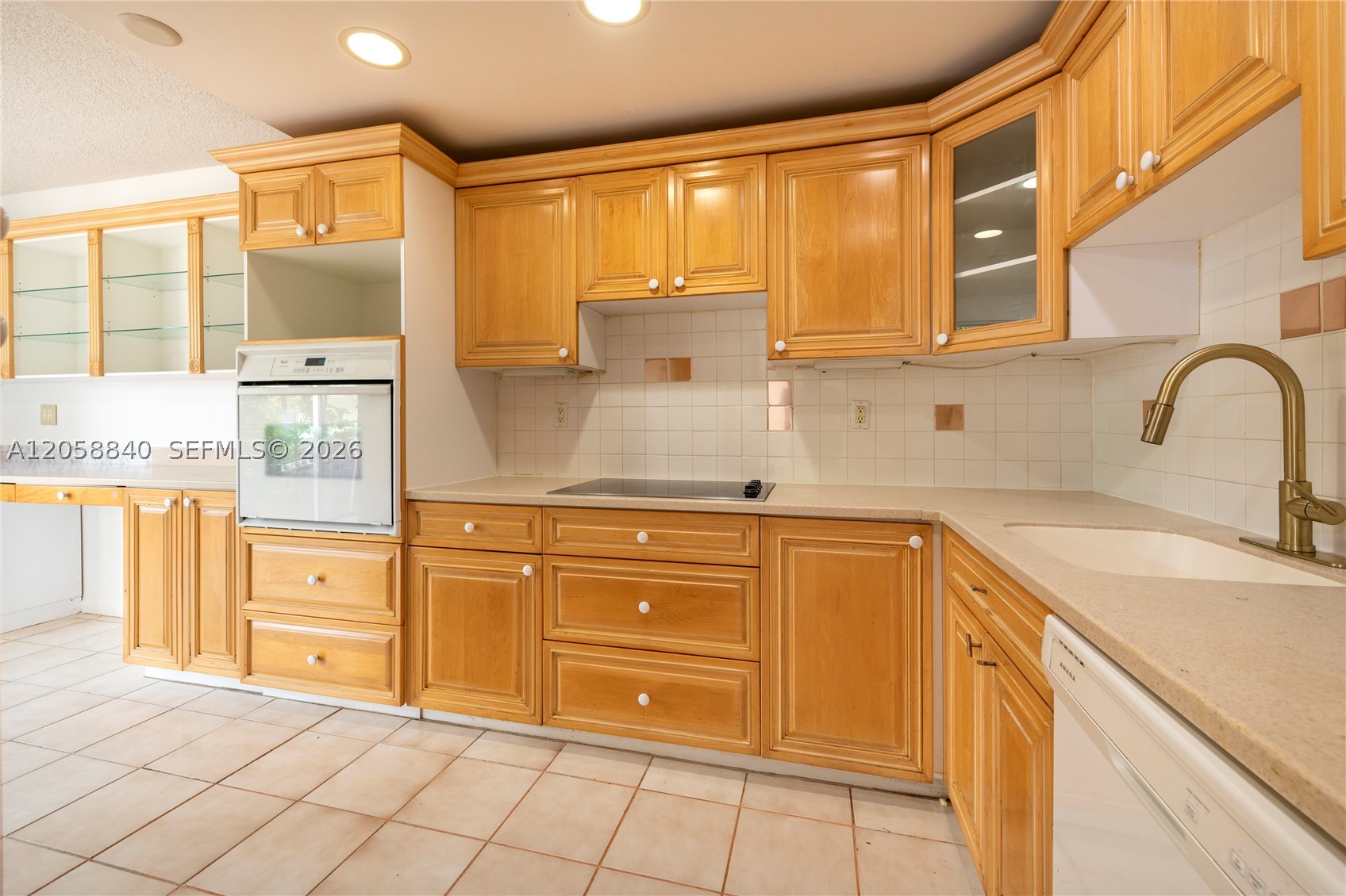 8401 W Sample Rd 19 Property Photo 10