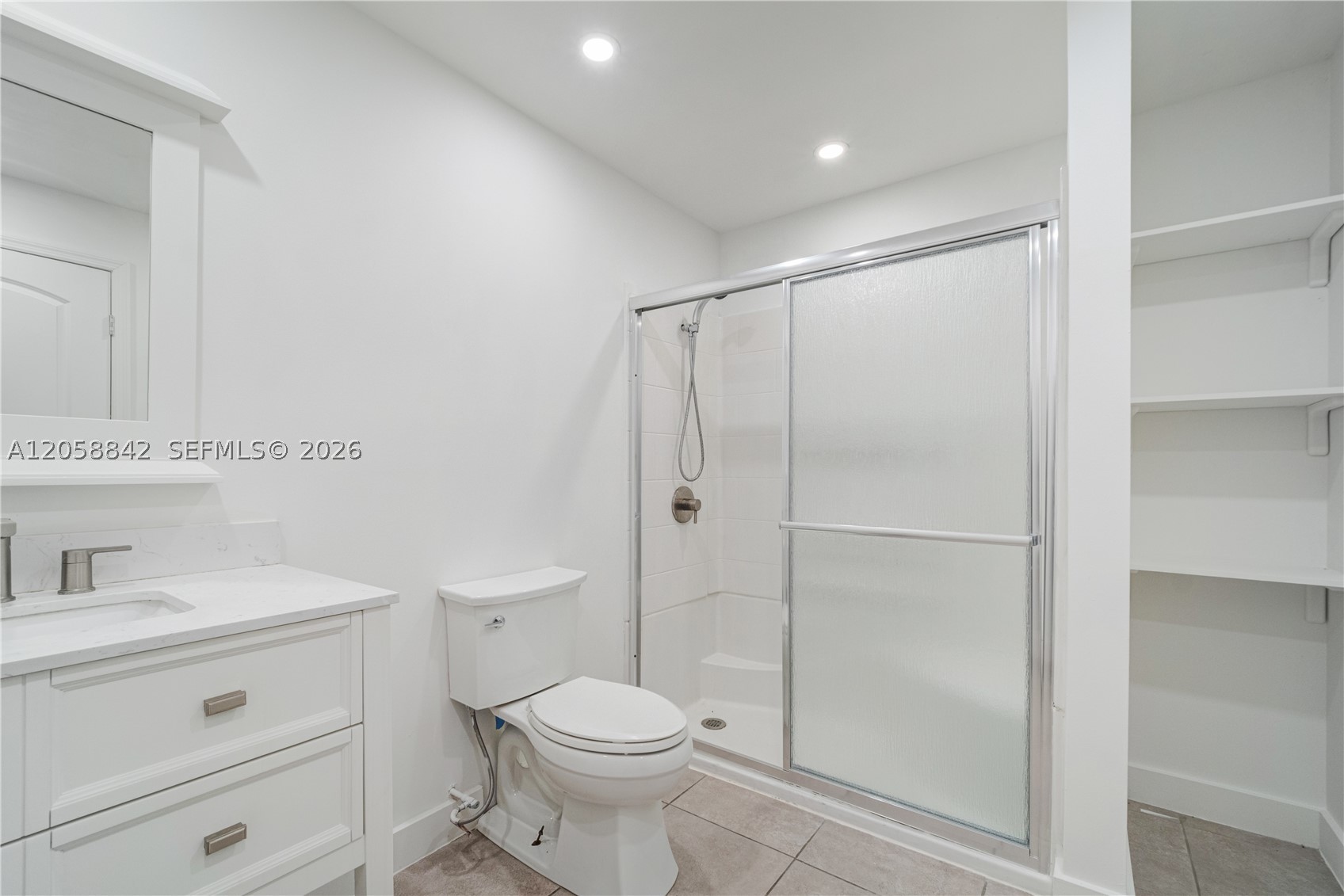 15431 Harding Ln Property Photo 11
