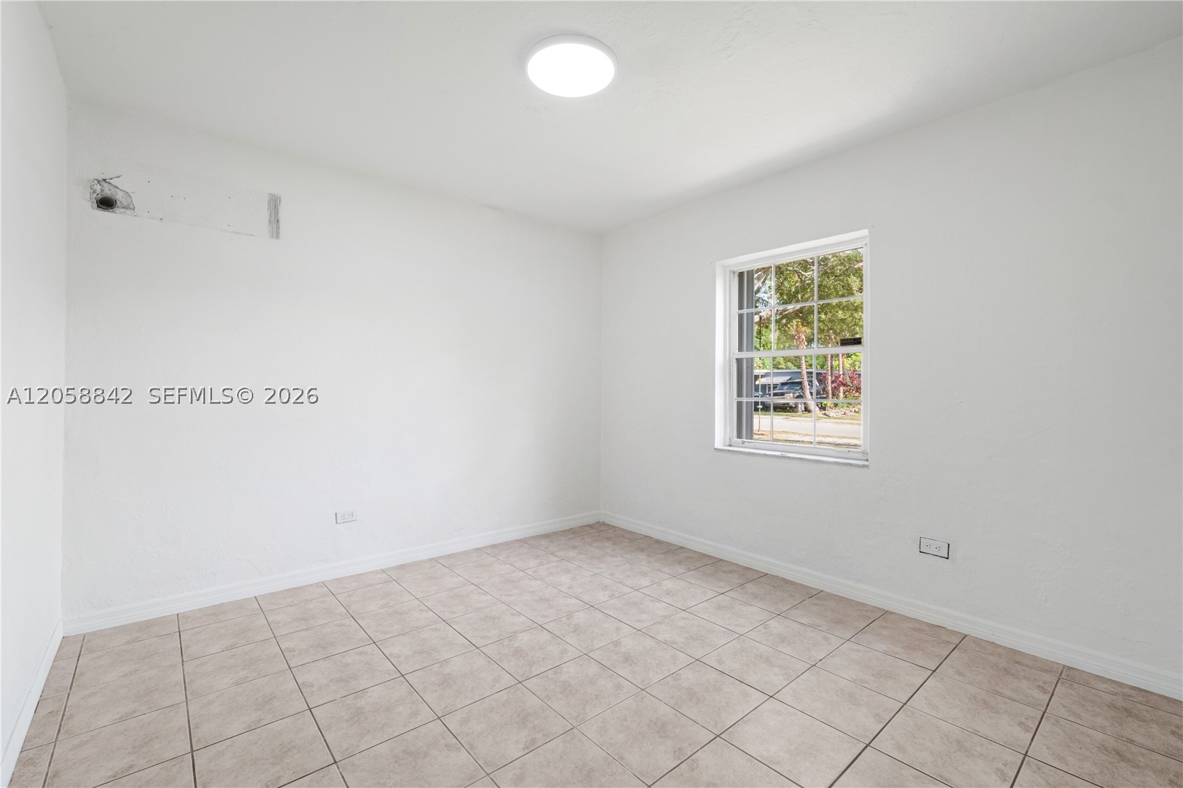15431 Harding Ln Property Photo 12