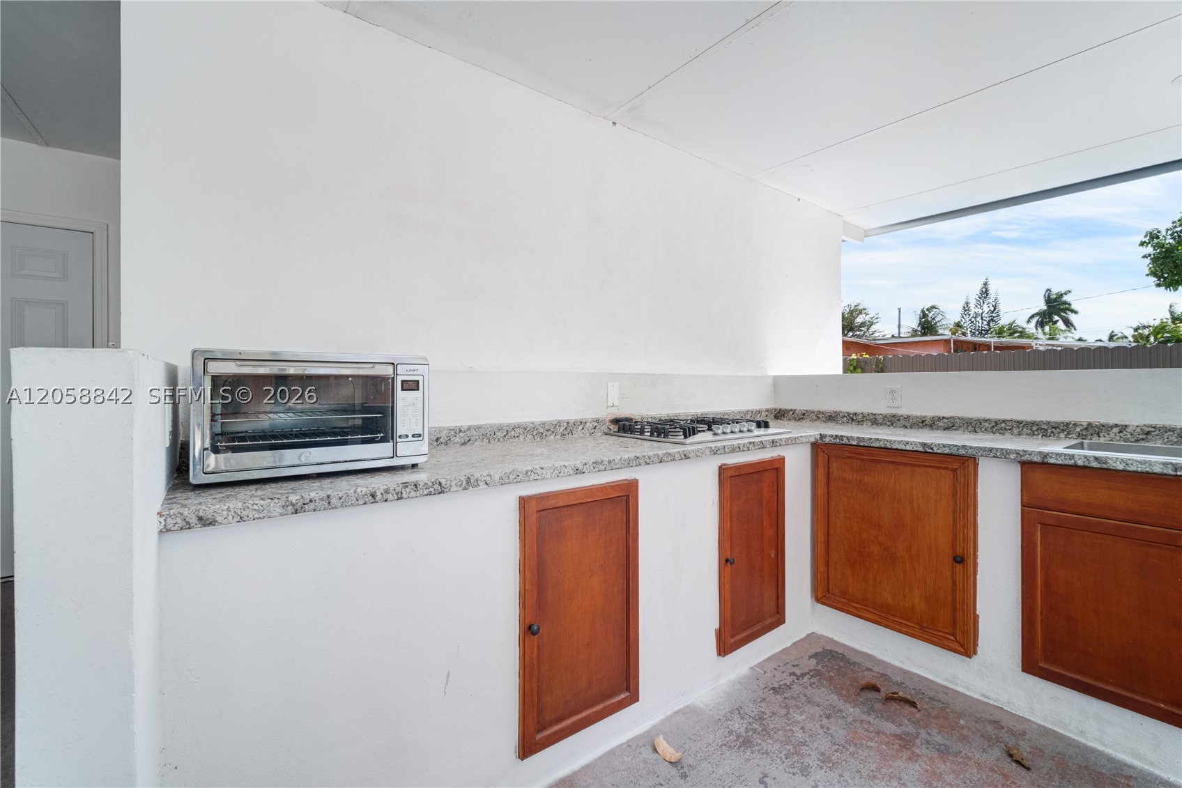 15431 Harding Ln Property Photo 17