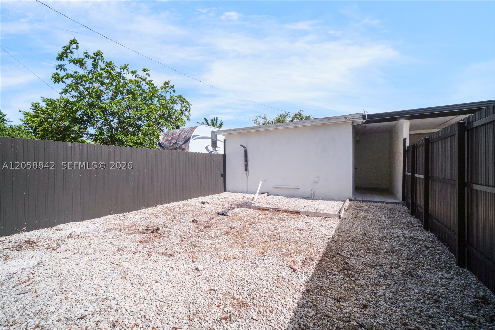 15431 Harding Ln Property Photo 20