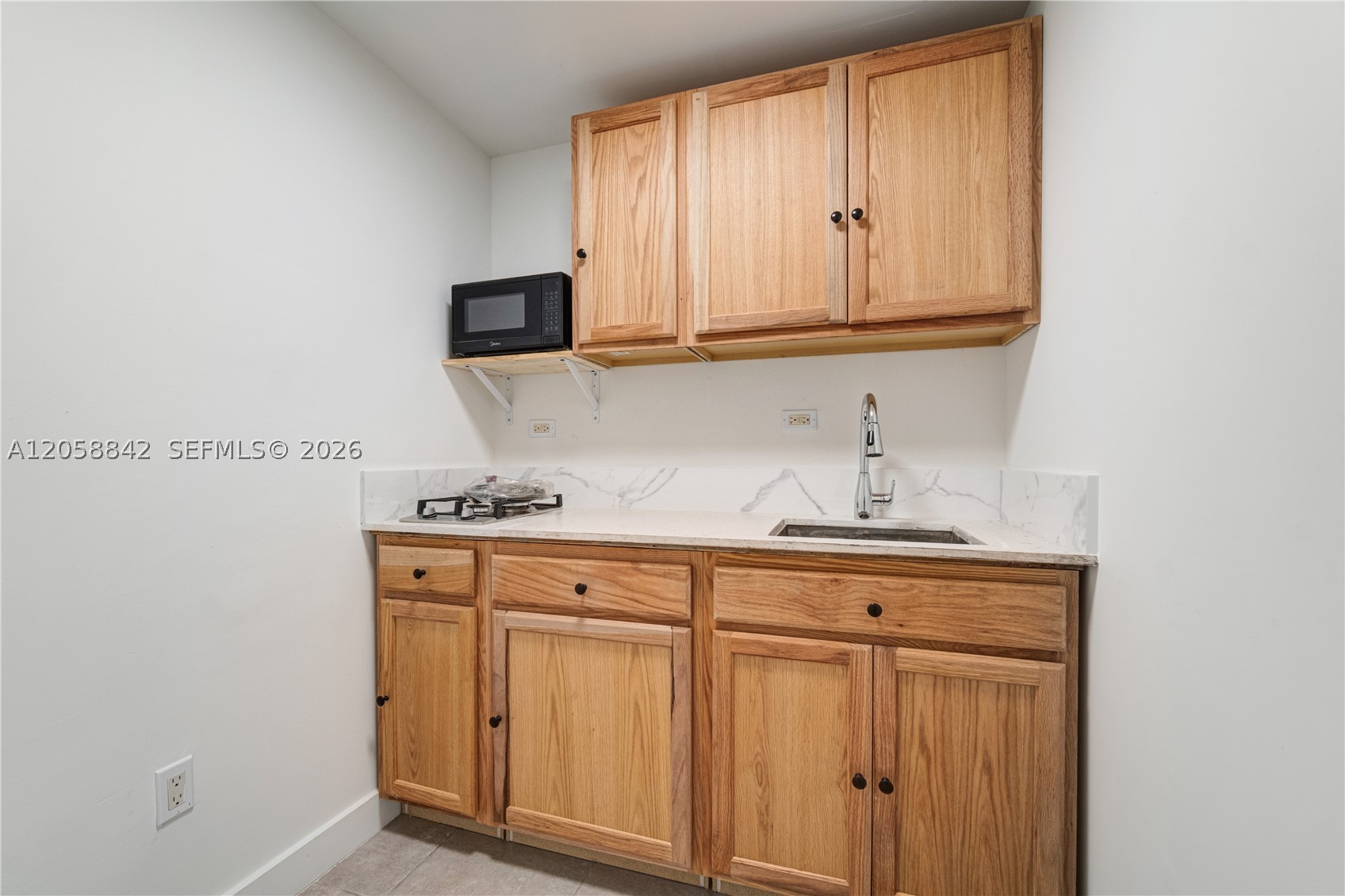 15431 Harding Ln Property Photo 22
