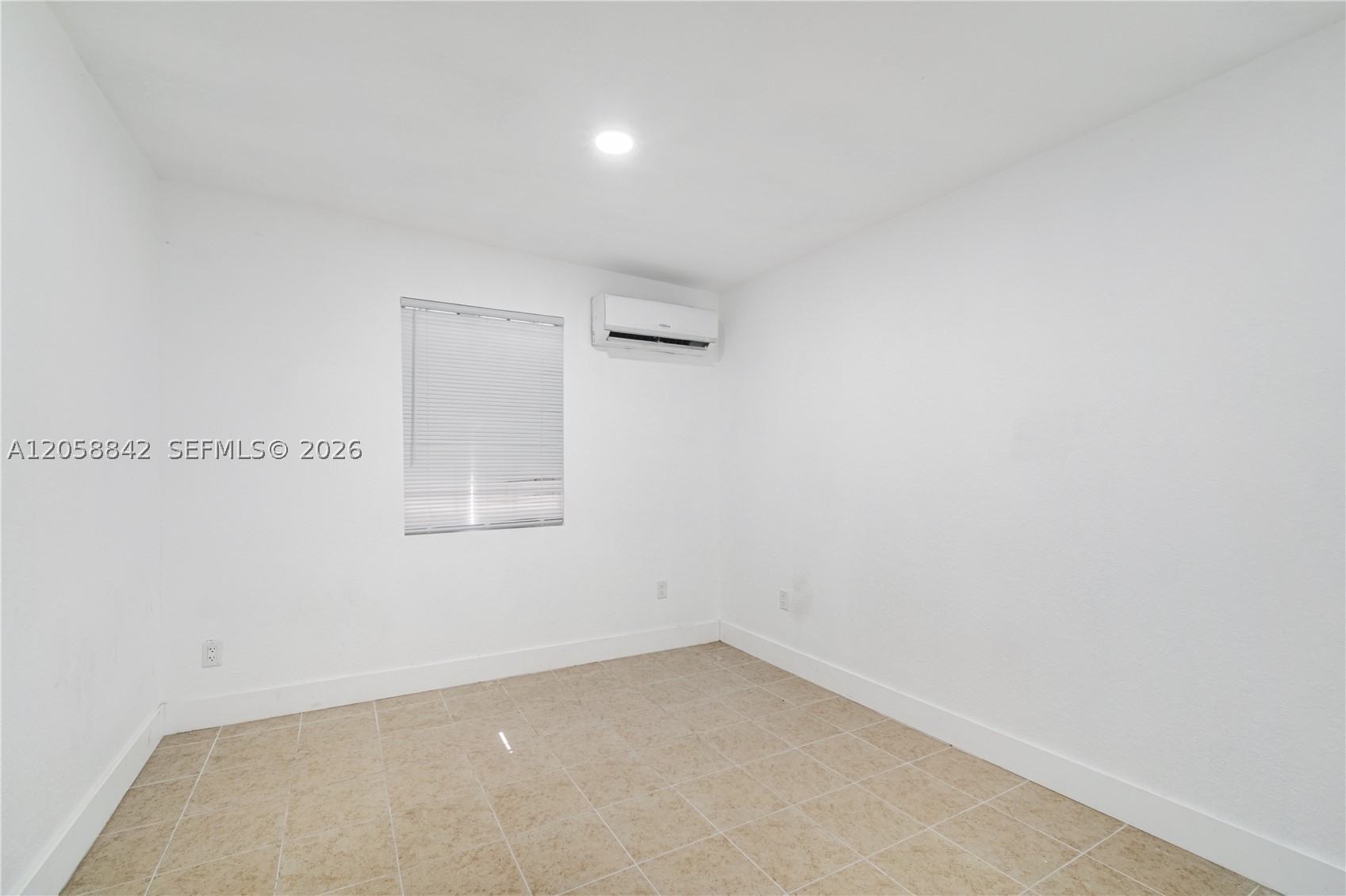 15431 Harding Ln Property Photo 26