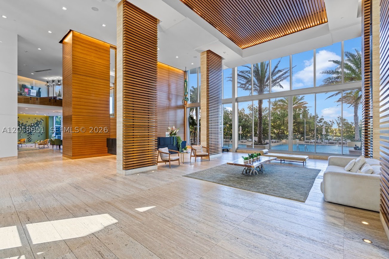 16385 Biscayne Blvd 3201 Property Photo 2
