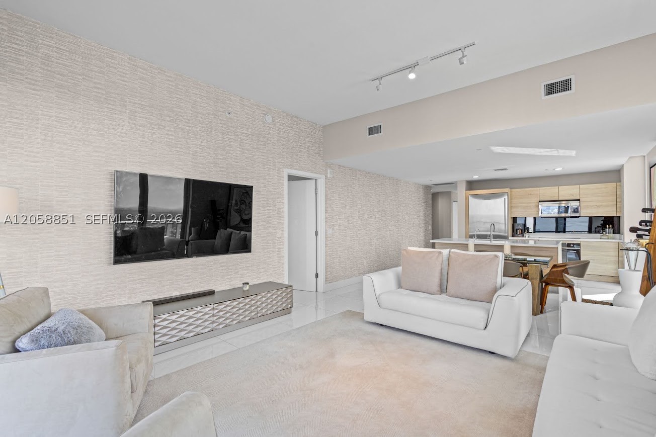 16385 Biscayne Blvd 3201 Property Photo 17
