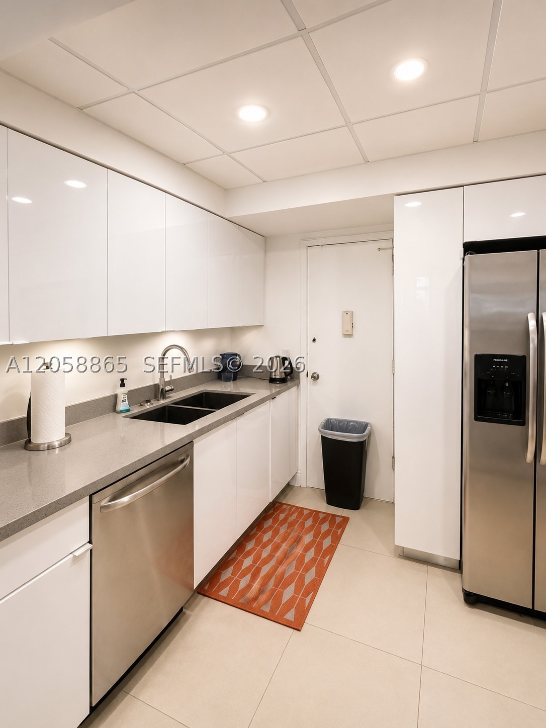 3505 S Ocean Dr 411 Property Photo 3