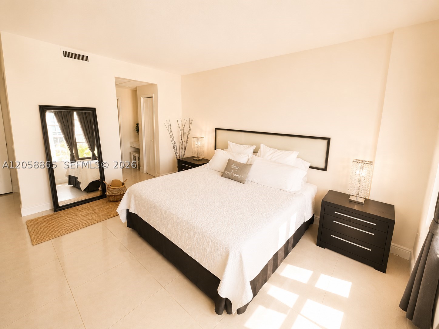 3505 S Ocean Dr 411 Property Photo 8