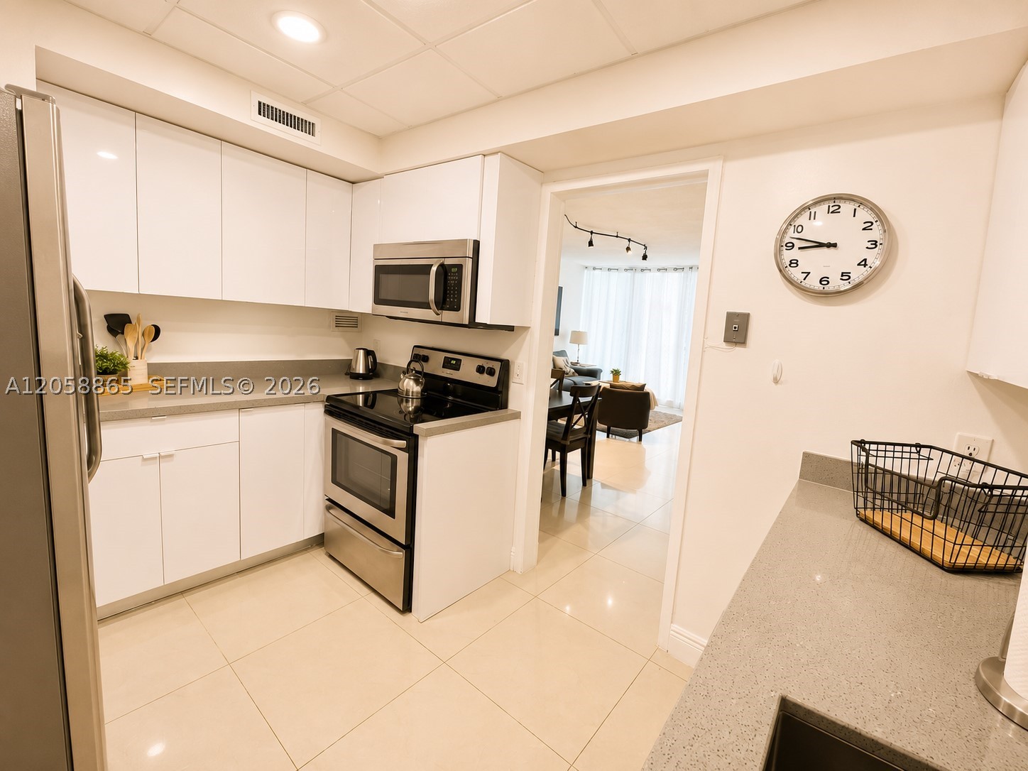 3505 S Ocean Dr 411 Property Photo 11