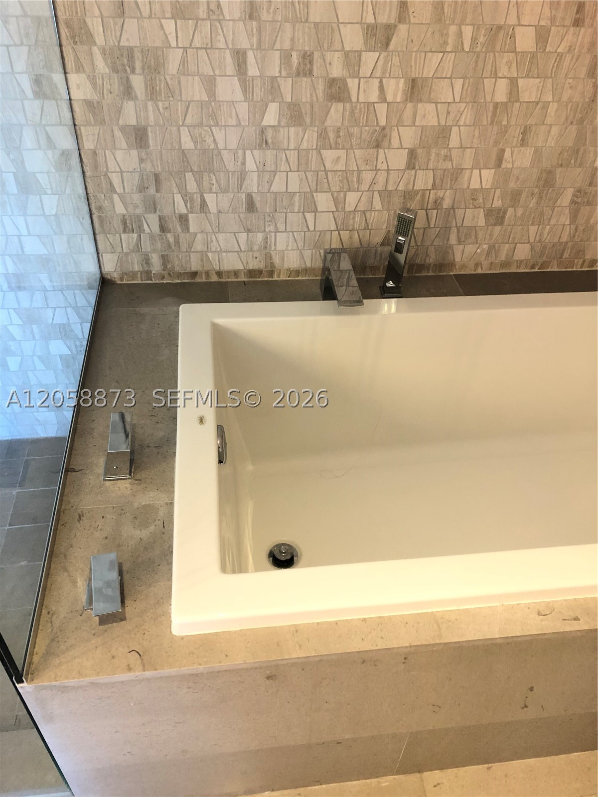 88 Sw 7th St 2603 Property Photo 8