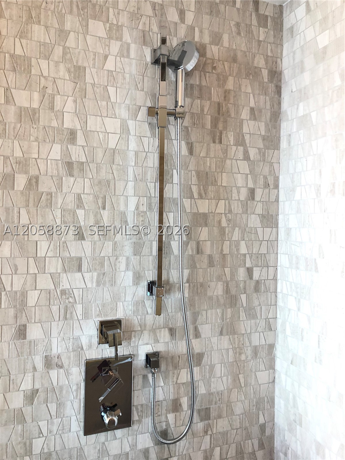88 Sw 7th St 2603 Property Photo 12