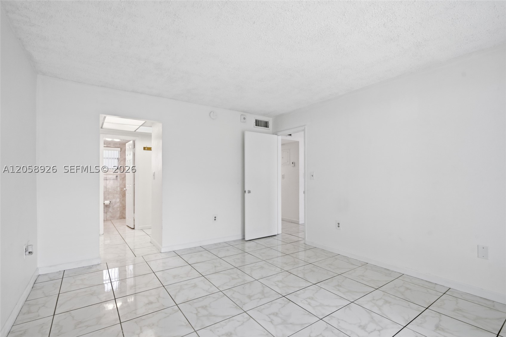 19051 Ne 2nd Ave 1503 Property Photo 18