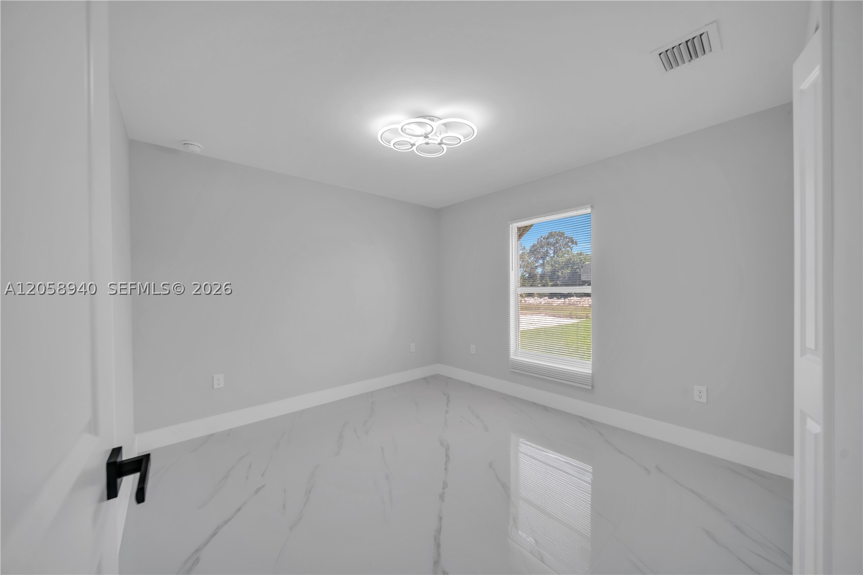 1042 Darlington St Property Photo 14