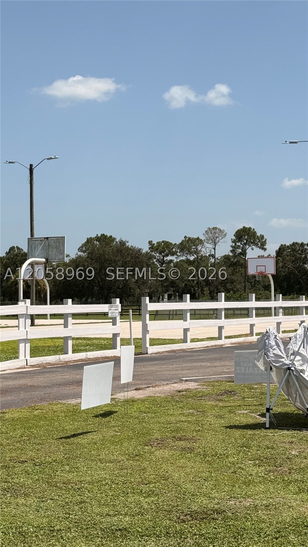 365 N Zambria St Property Photo 7