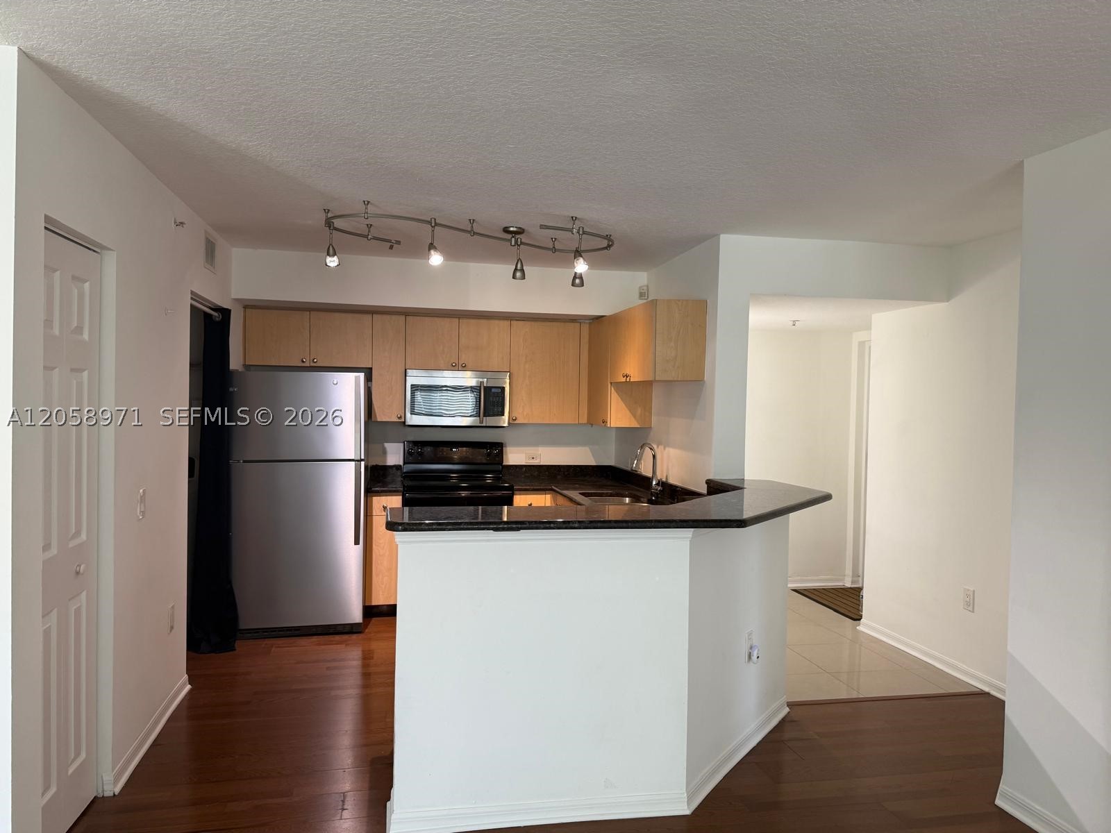 401 Villa Cir 401 Property Photo 4