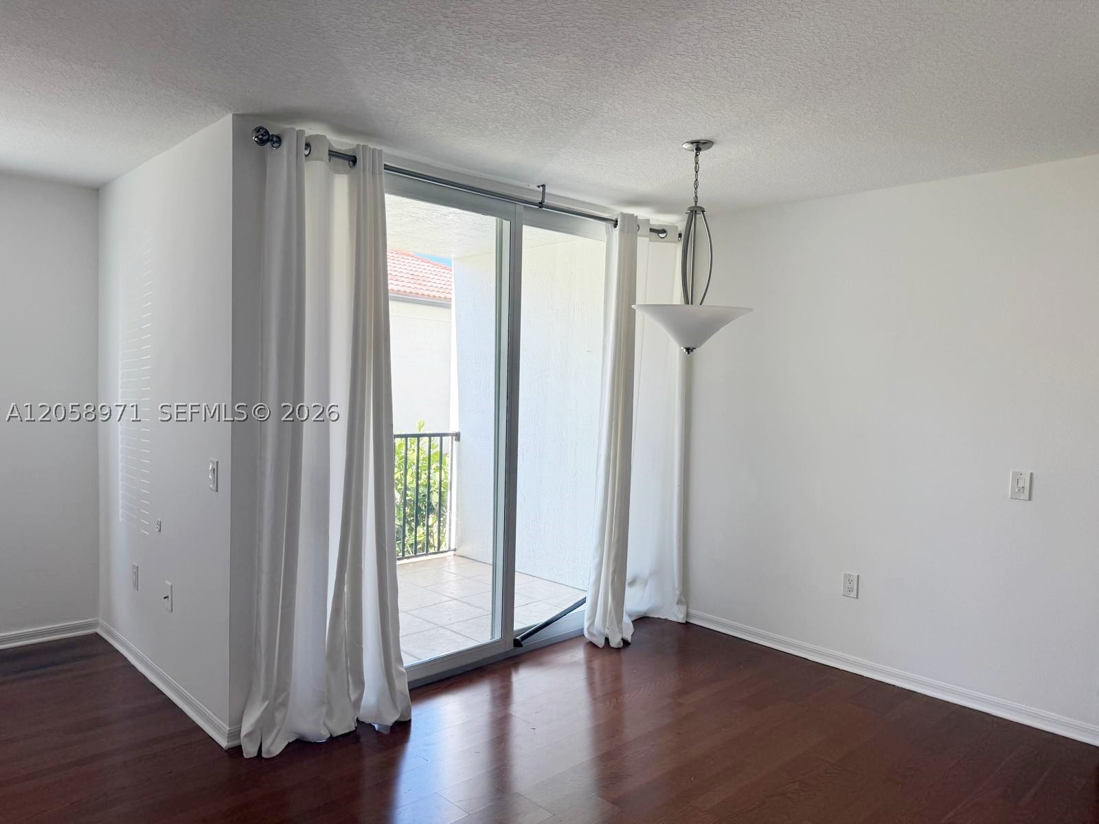 401 Villa Cir 401 Property Photo 6