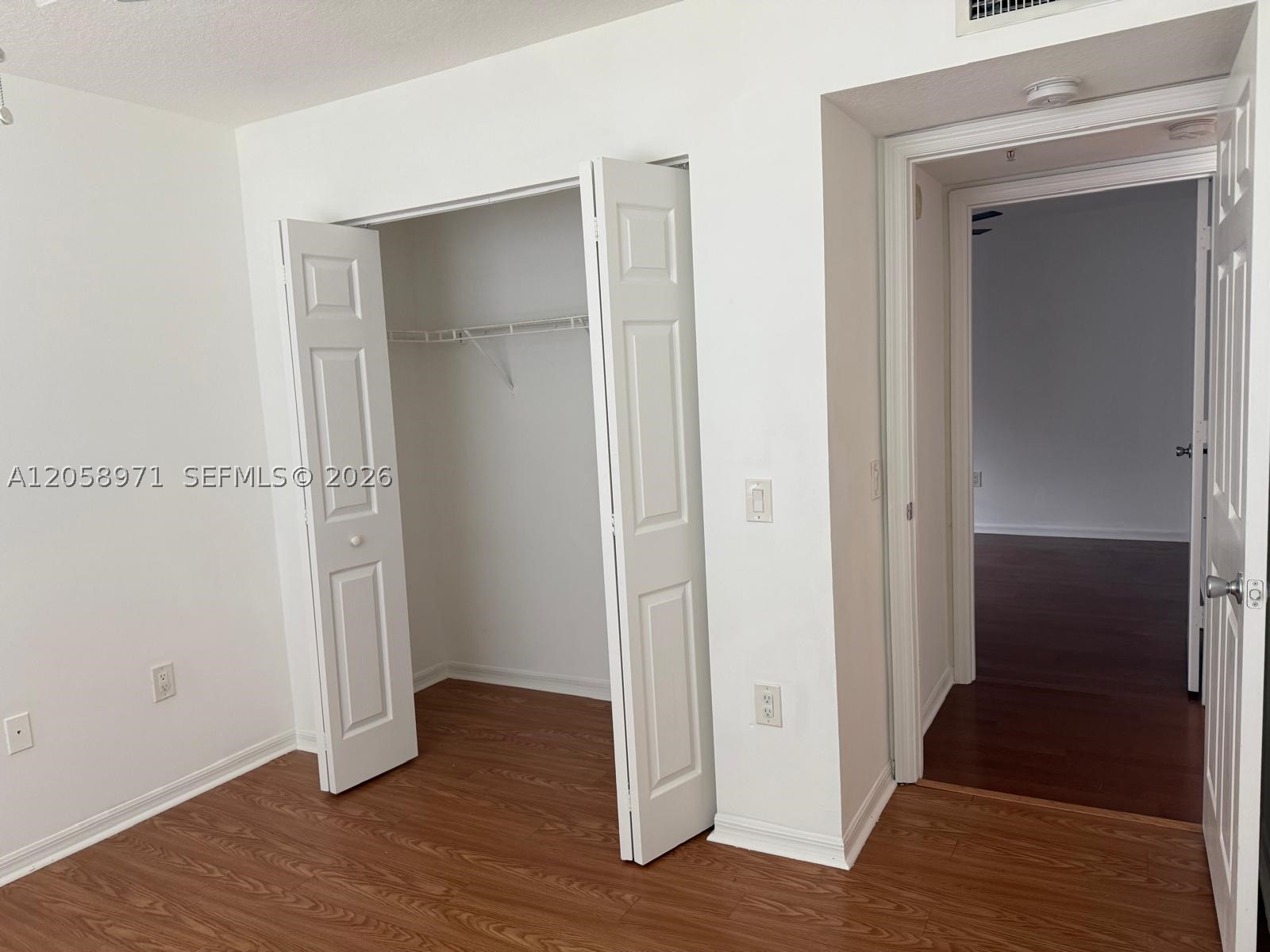 401 Villa Cir 401 Property Photo 11