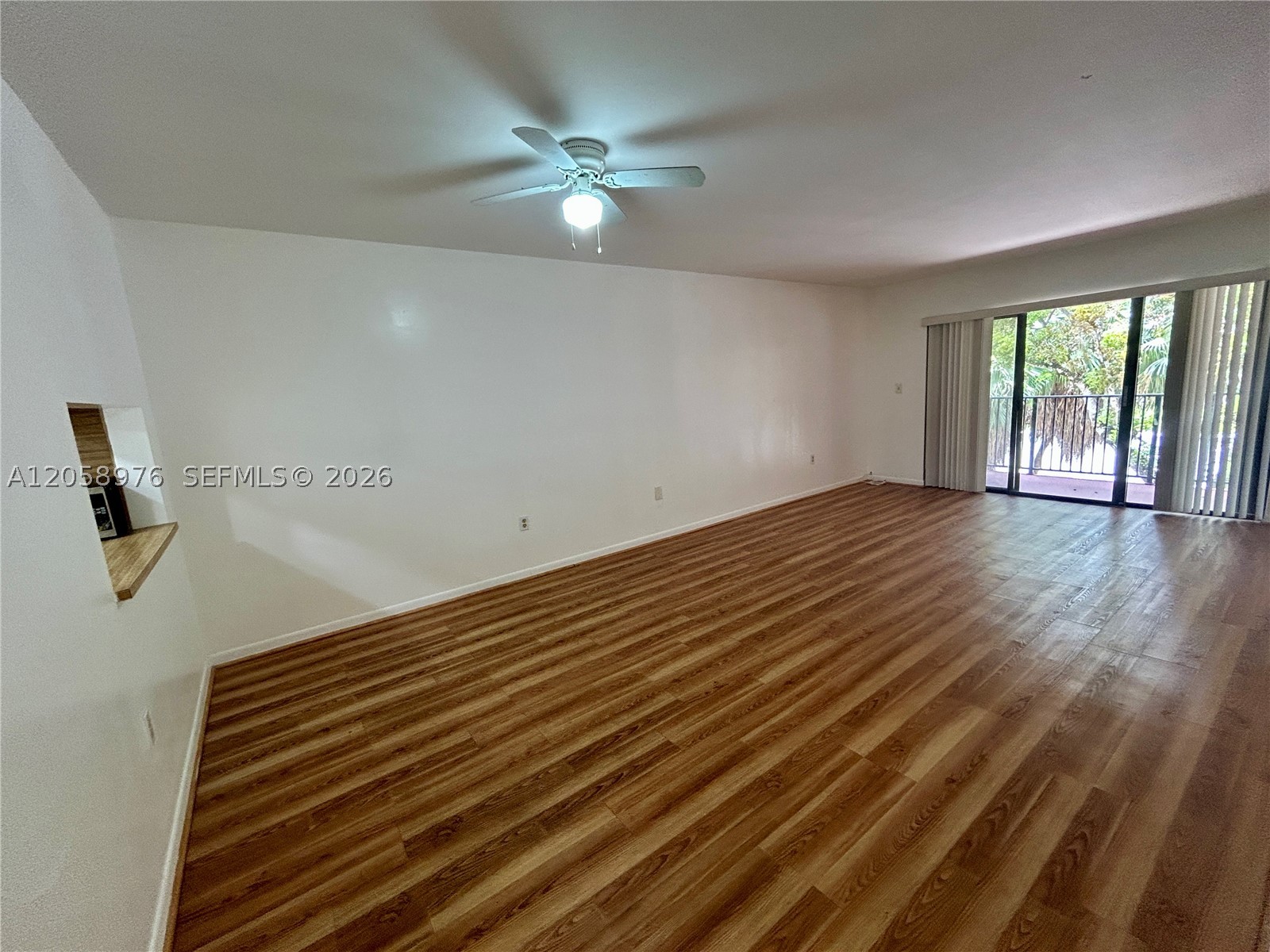 210 W Park Dr 201-2 Property Photo 3