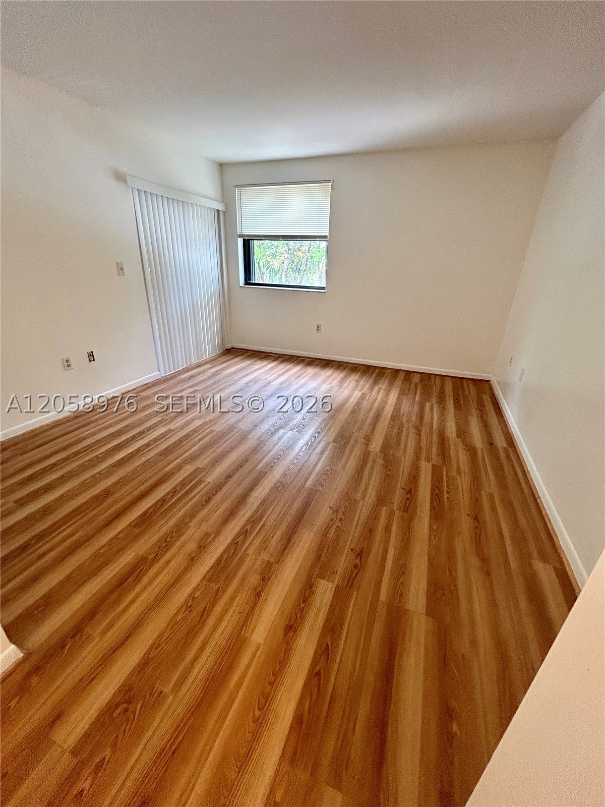 210 W Park Dr 201-2 Property Photo 6
