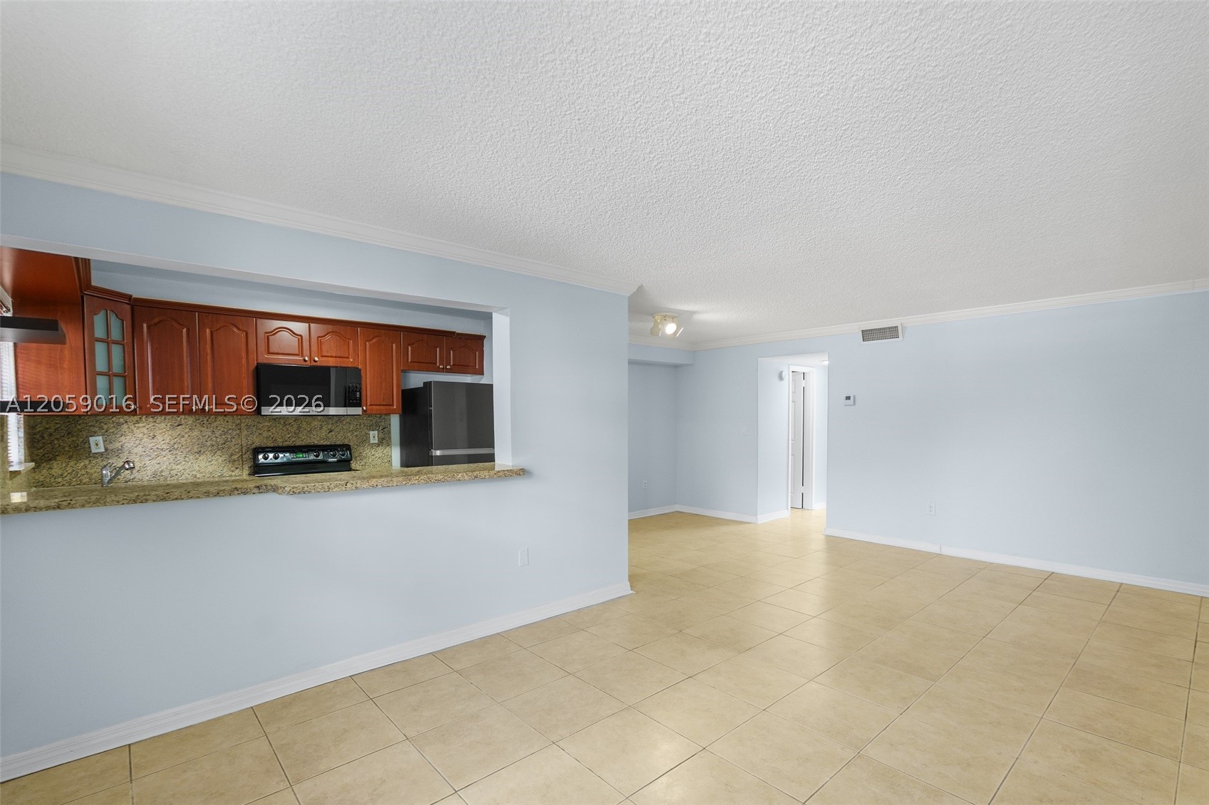 7620 Carlyle Ave 206 Property Photo 4