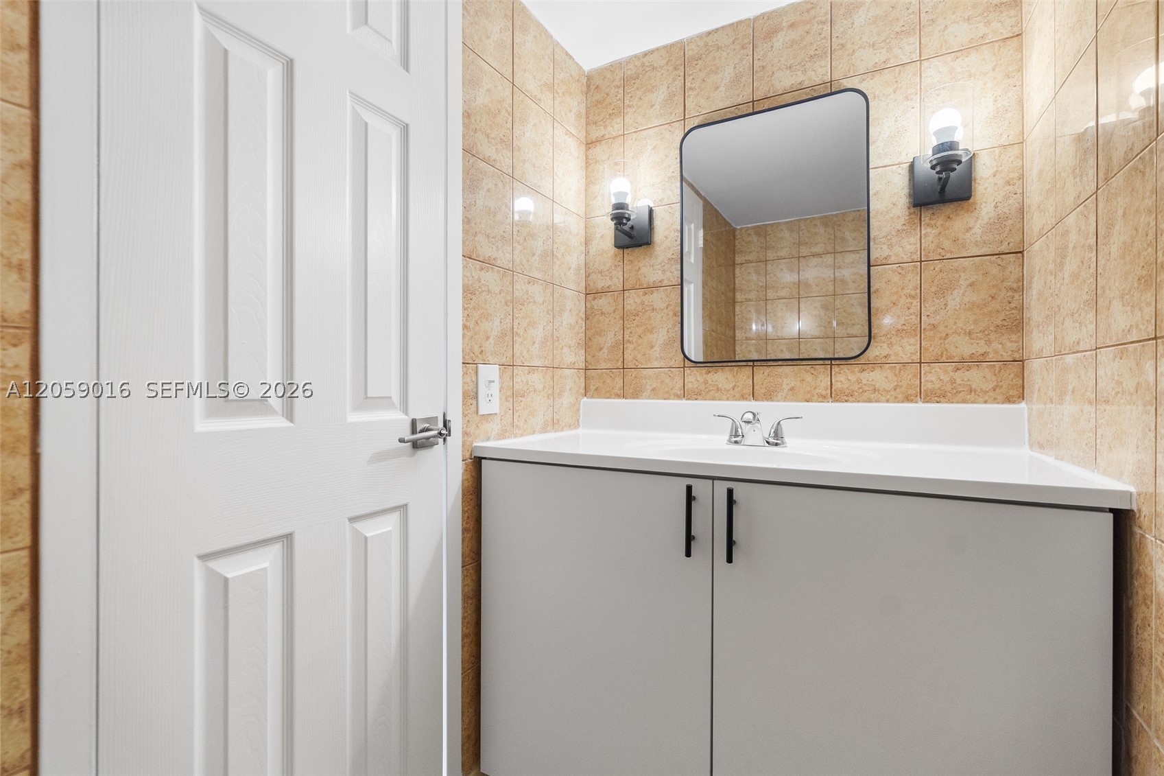 7620 Carlyle Ave 206 Property Photo 11