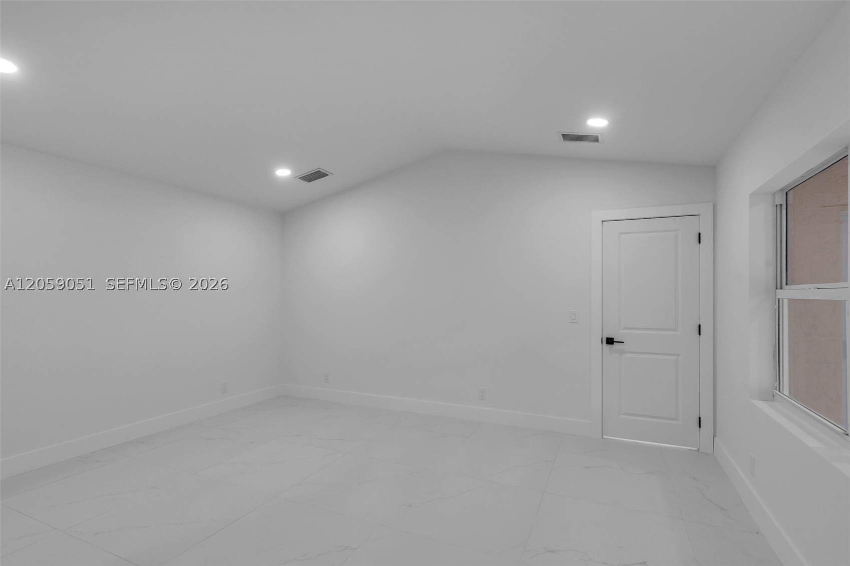 2828 Nw 95th Ave Property Photo 16