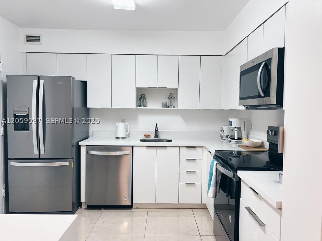 5161 Collins Ave 1510 Property Photo 1