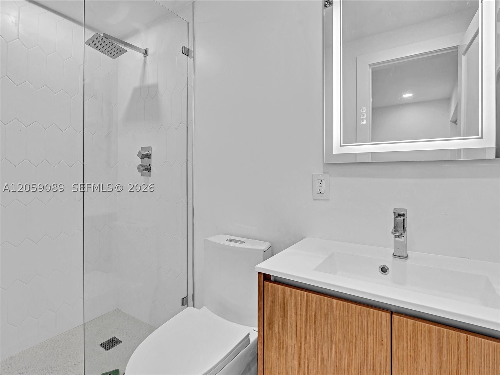 11900 N Bayshore Dr 101 Property Photo 14