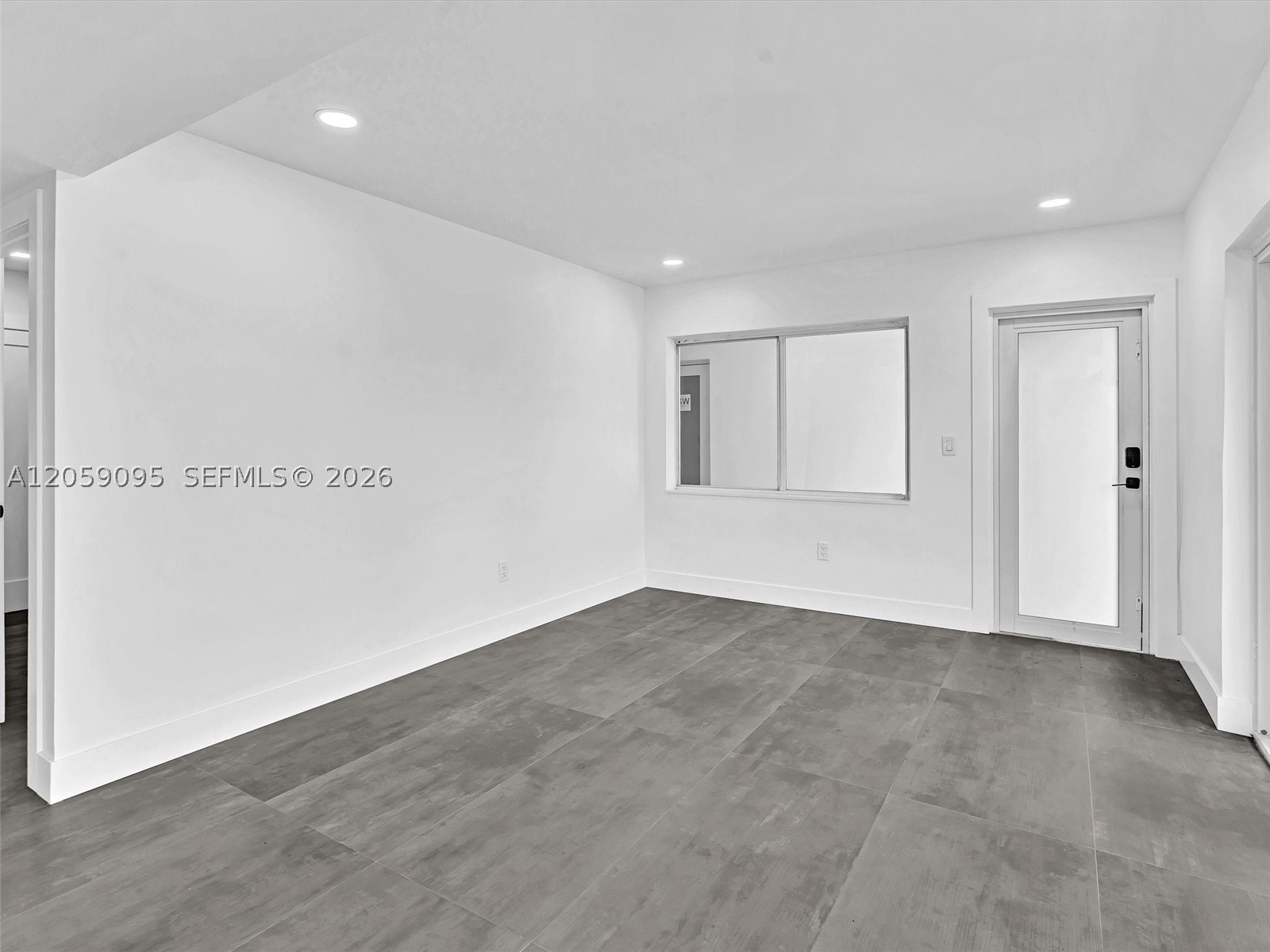 11900 N Bayshore Dr 207 Property Photo 2