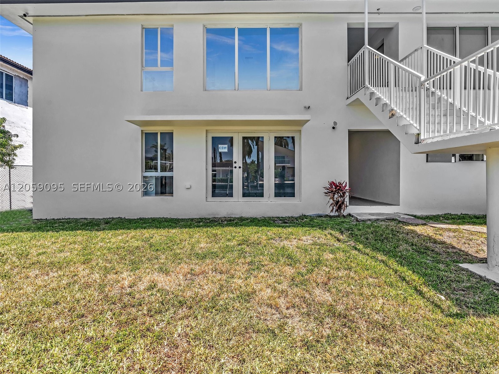 11900 N Bayshore Dr 207 Property Photo 5