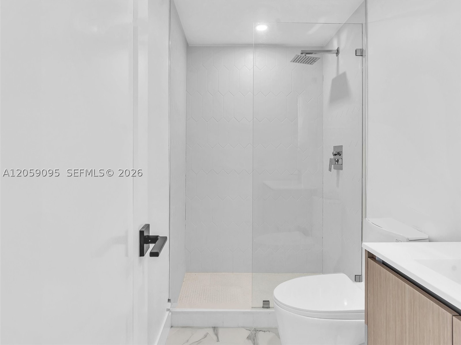 11900 N Bayshore Dr 207 Property Photo 8