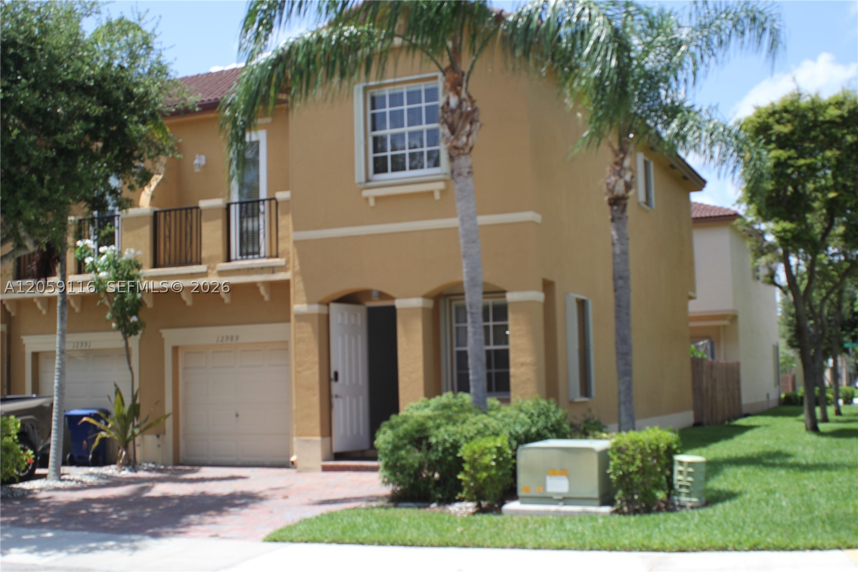 12989 SW 135th Ter Property Photo 1