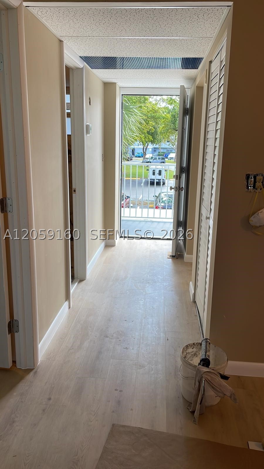 120 Royal Park Dr 2d Property Photo 8