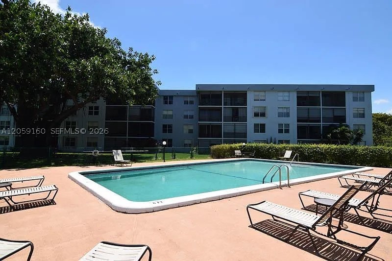 120 Royal Park Dr 2d Property Photo 12