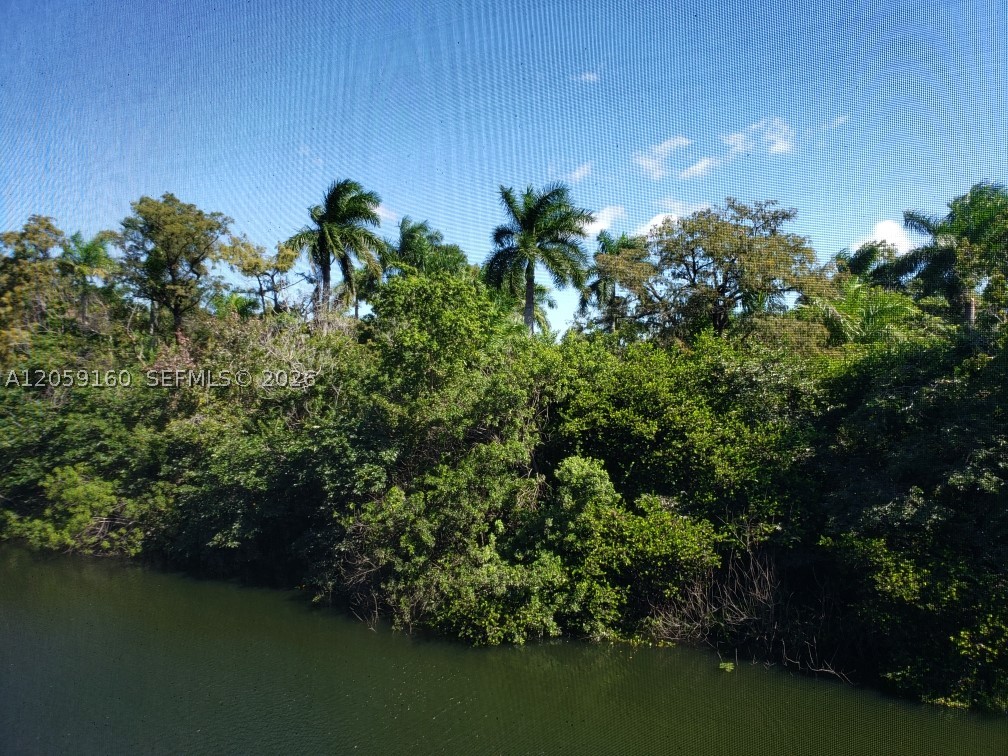 120 Royal Park Dr 2d Property Photo 14
