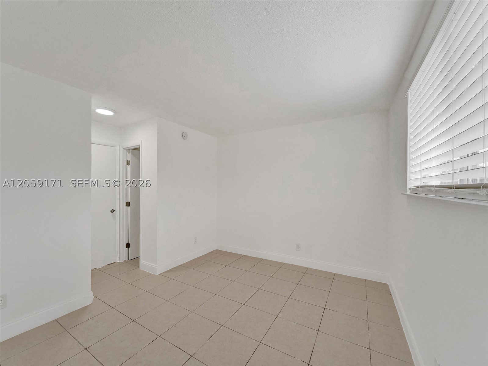 14190 W Dixie Hwy 1 Property Photo 5