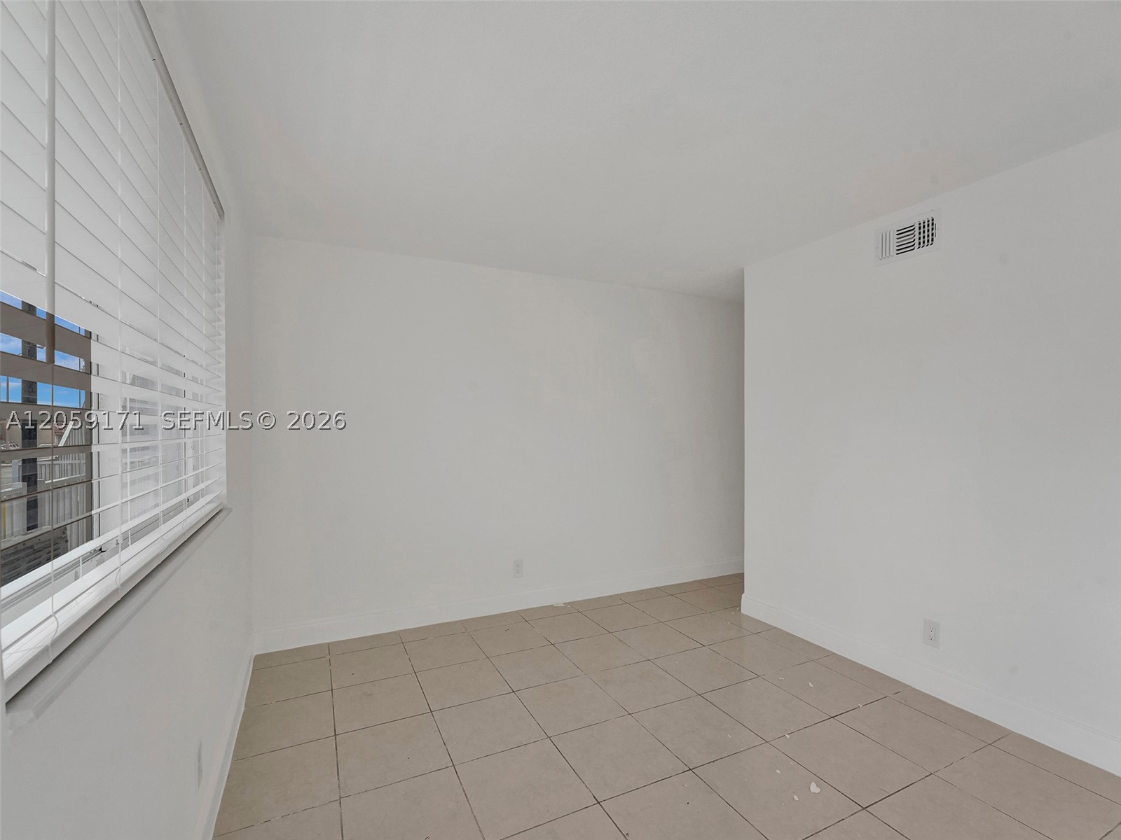 14190 W Dixie Hwy 1 Property Photo 17