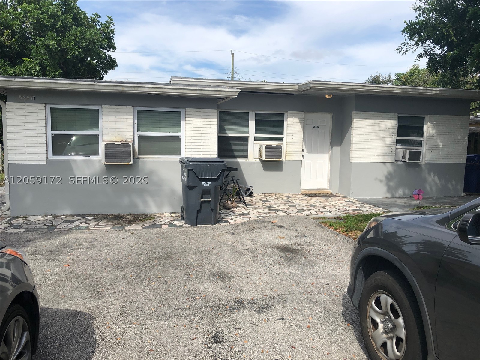 5647 Hayes St A Property Photo 1