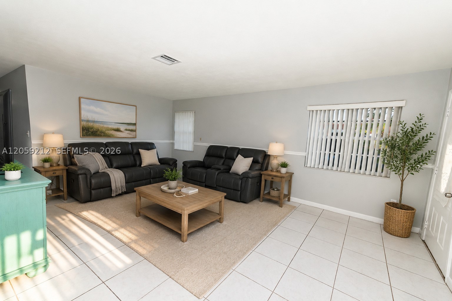 A12059212 Property Photo 3