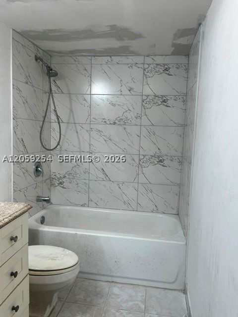 555 Ne 15th St 20e Property Photo 8
