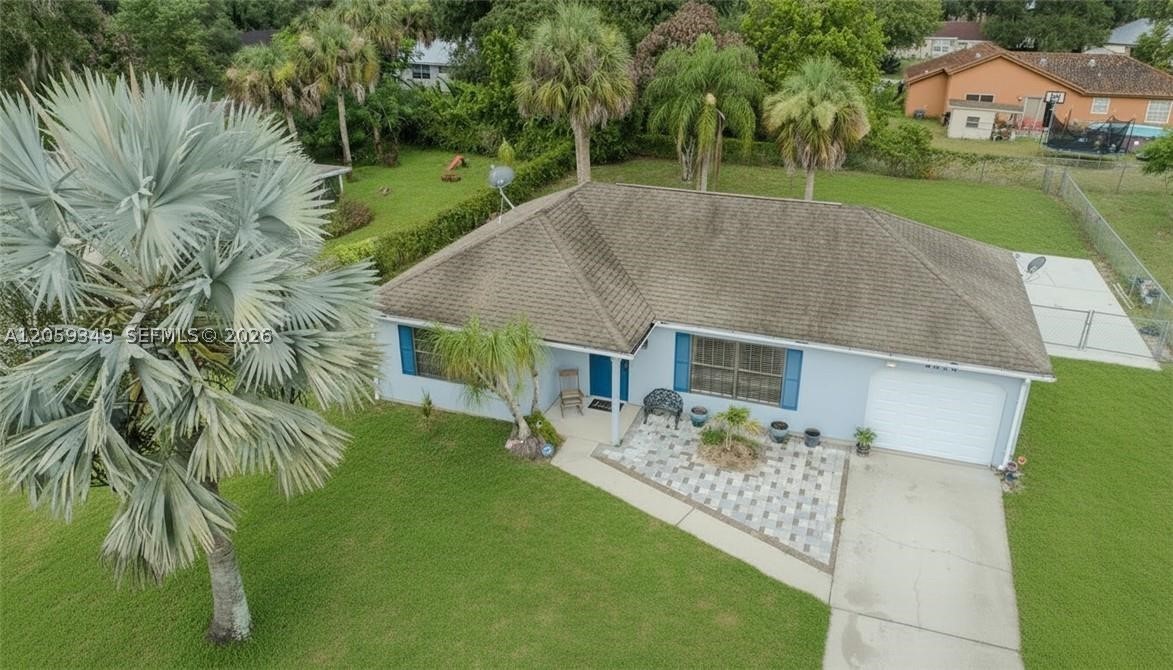 4016 E Sunflower Circle Property Photo 2
