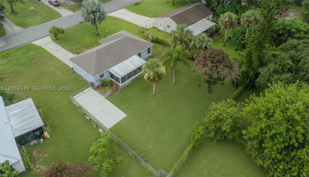 4016 E Sunflower Circle Property Photo 3