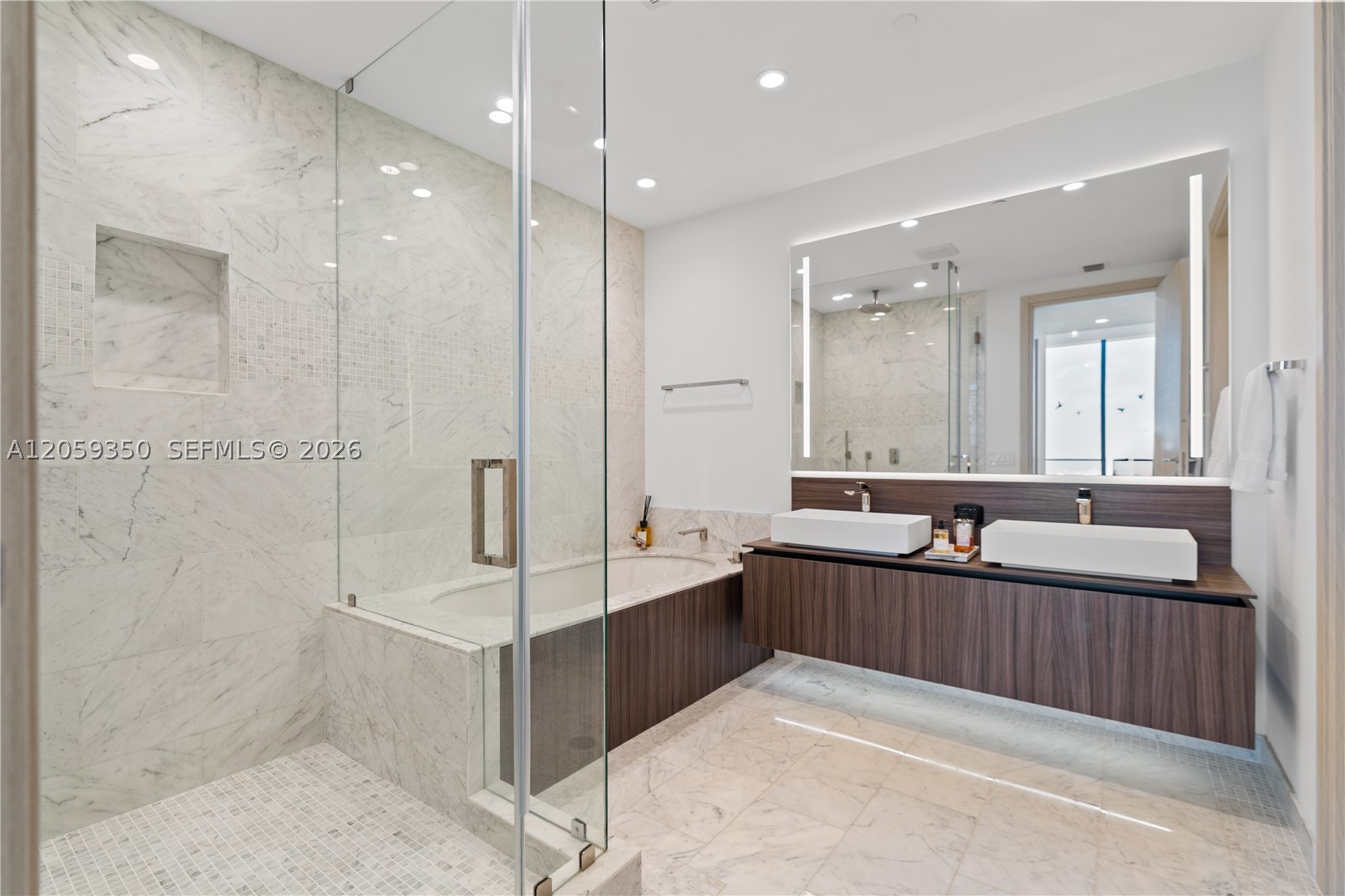 1000 Brickell Ph6106 Property Photo 30
