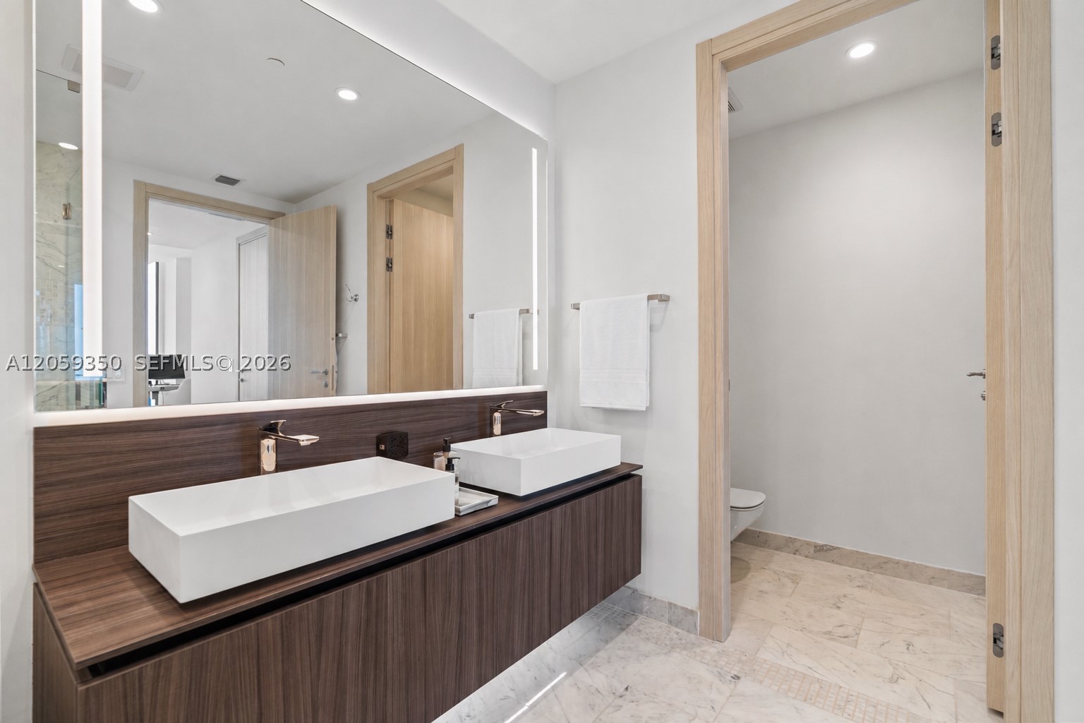 1000 Brickell Ph6106 Property Photo 32