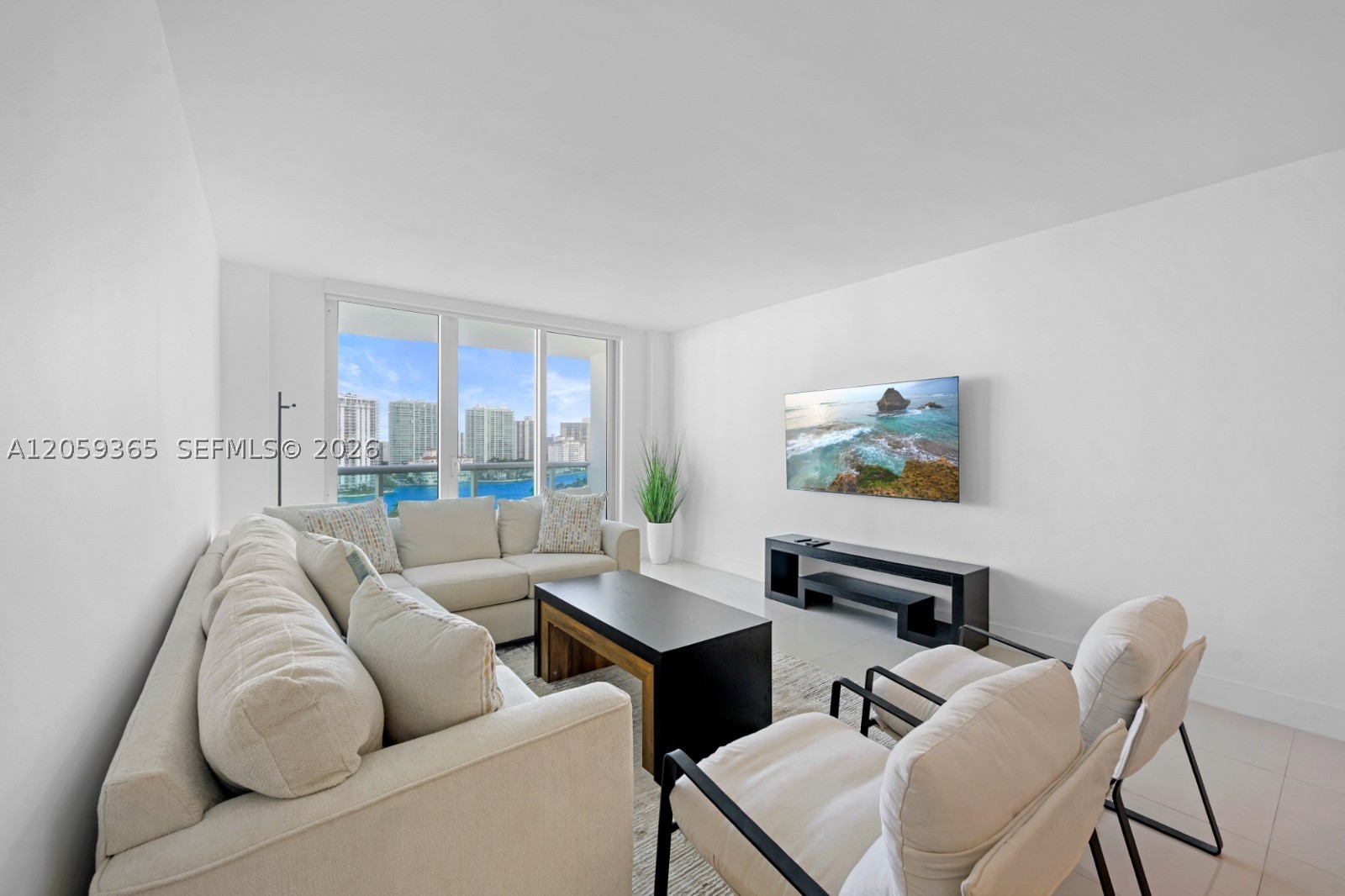 19370 Collins Ave 1622 Property Photo 4