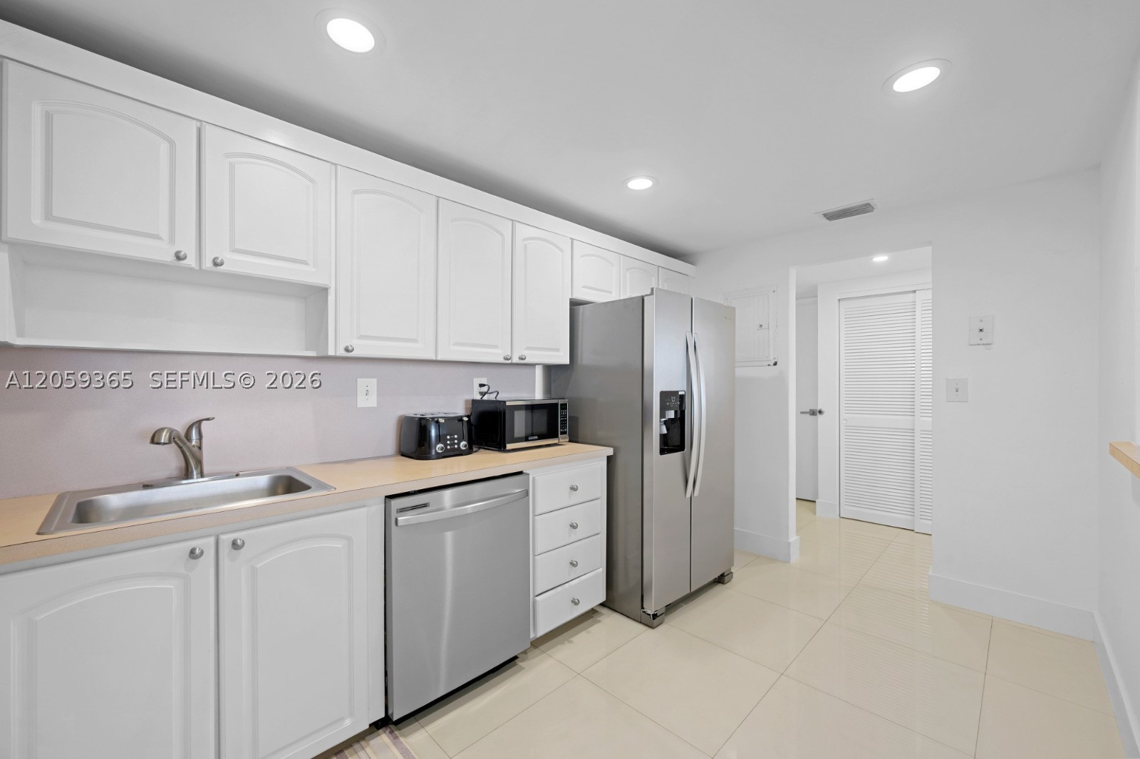 19370 Collins Ave 1622 Property Photo 11