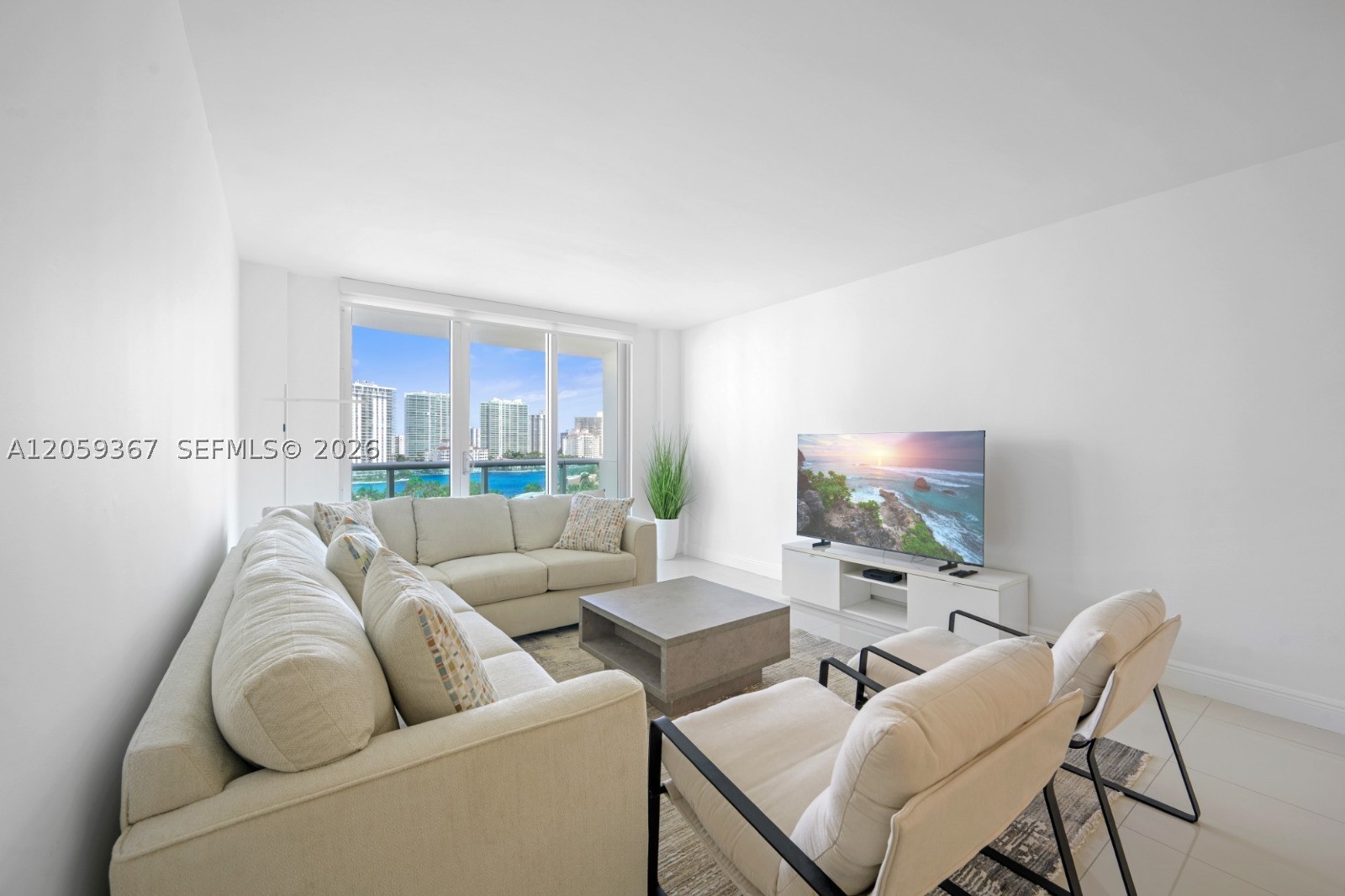 19370 Collins Ave 1122 Property Photo 4