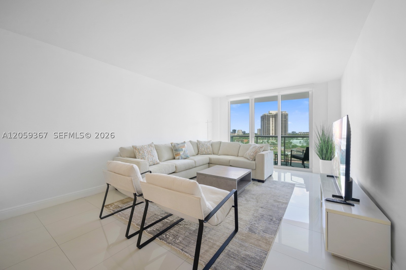 19370 Collins Ave 1122 Property Photo 6