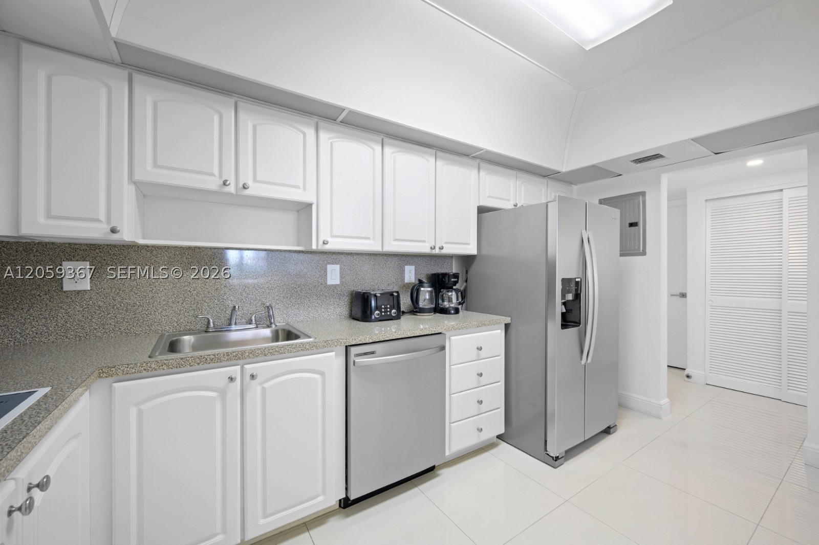 19370 Collins Ave 1122 Property Photo 11