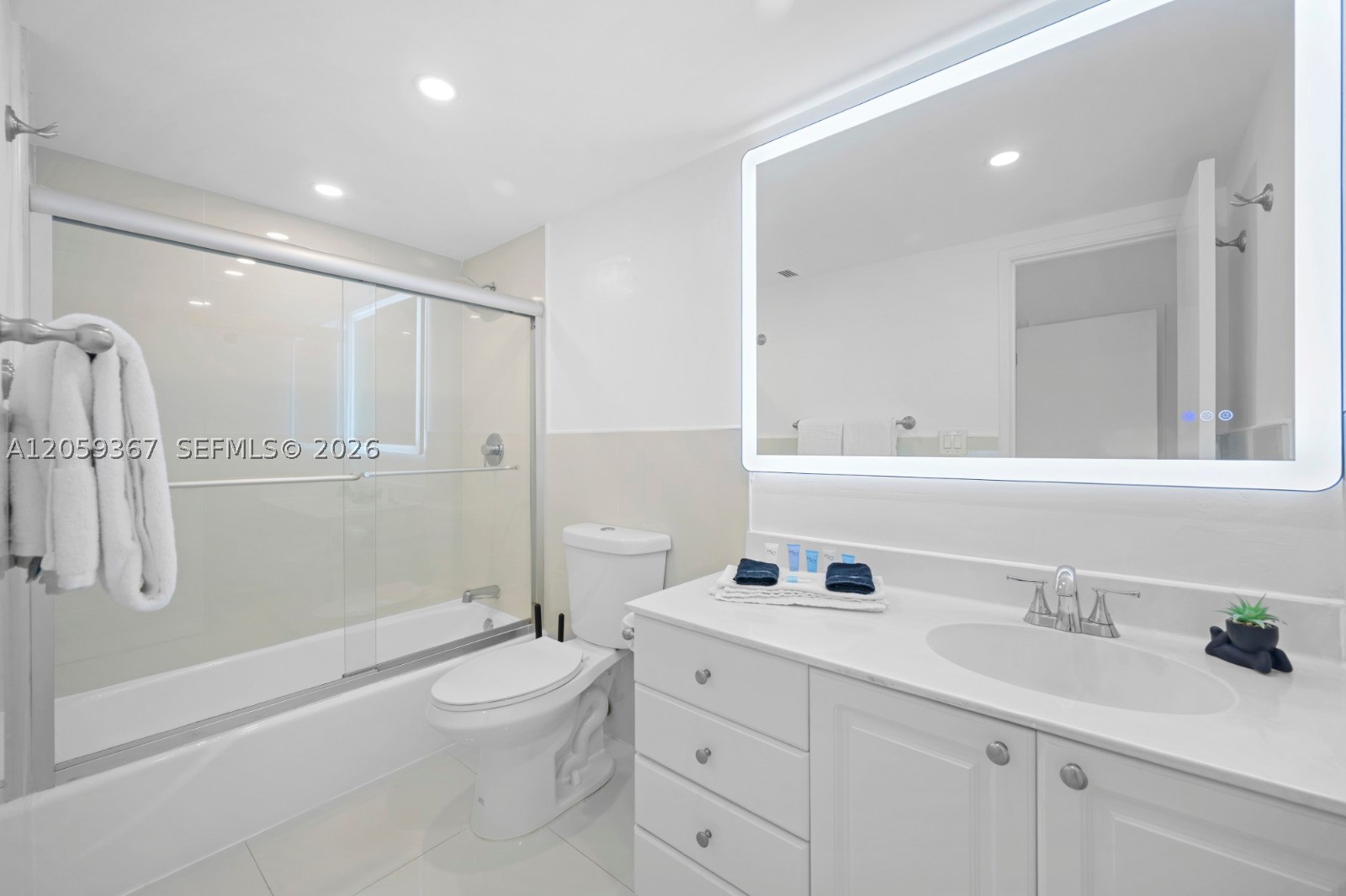 19370 Collins Ave 1122 Property Photo 14