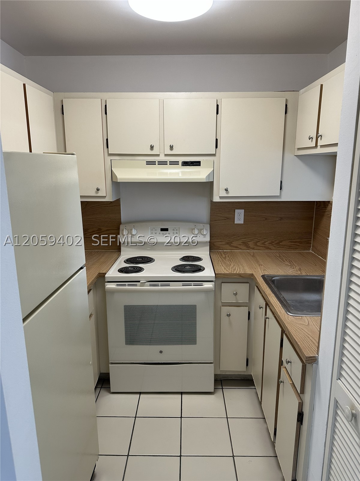 2046 W Flagler St 409 Property Photo 6